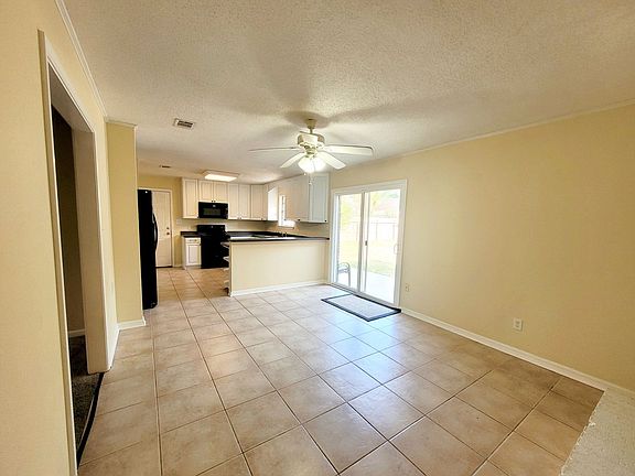 4th image of 12020 Longwood Dr