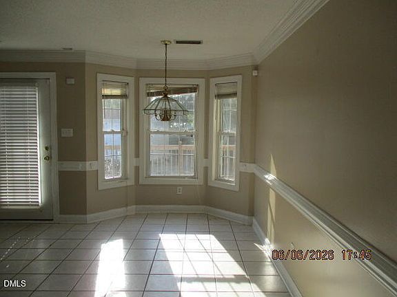 4th image of 1616 Winterberry Dr
