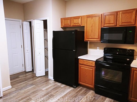 5th image of 613 Southbranch Dr