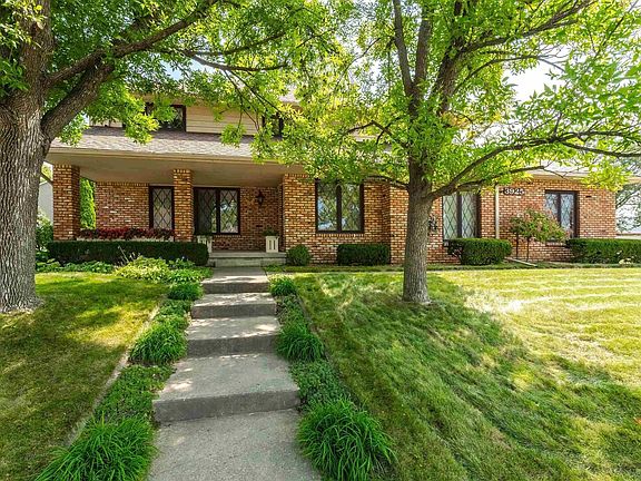 2nd image of 3925 Wakonda Dr