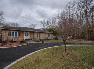 54 Ridge Rd, Ridge, NY 11961