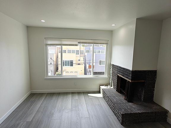 5th image of 267 27th Ave APT 6