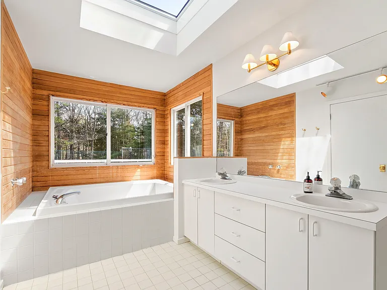 15 Elizabeth Ln — Photo 9