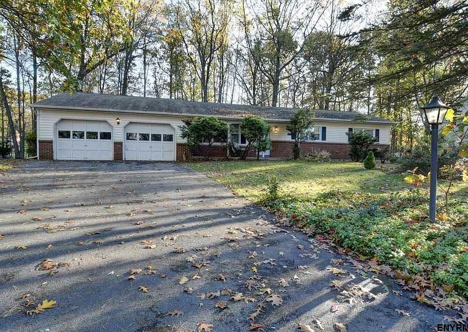 1st image of 9 Inverness Ln