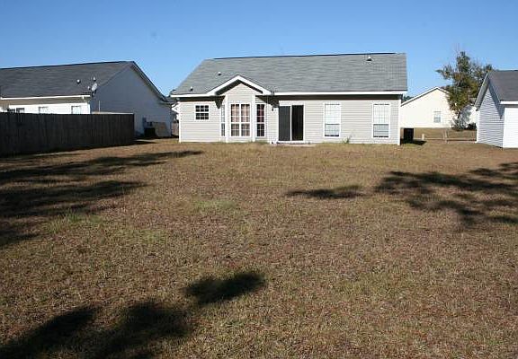 3rd image of 16571 Heatherwood Dr