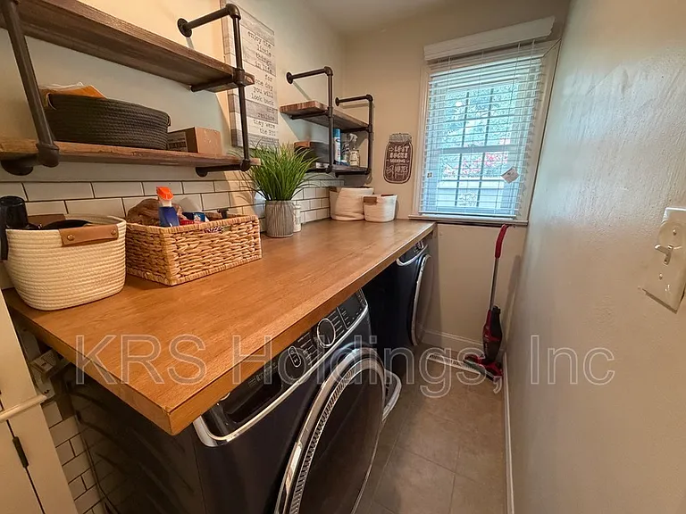 1520 Woodside Ct N — Photo 33