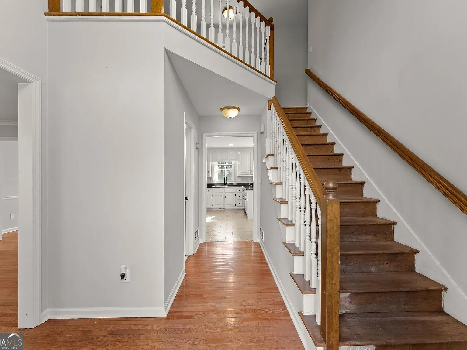 4 bed, 2.5 bath, 2363 sqft, $3,400 — Photo 2