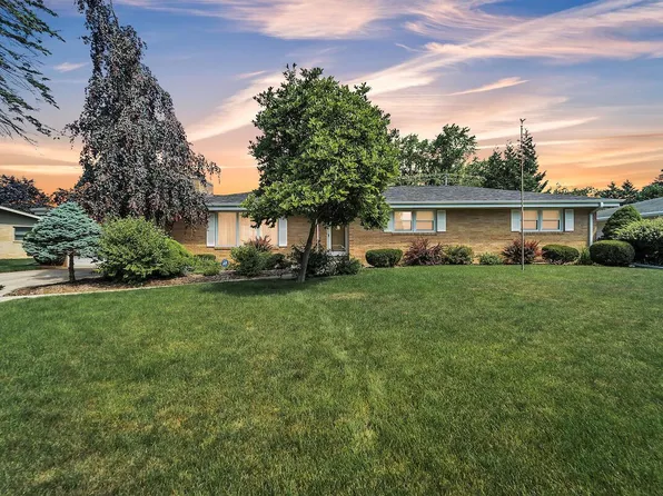 3759 North Bay DRIVE, Racine, WI 53402