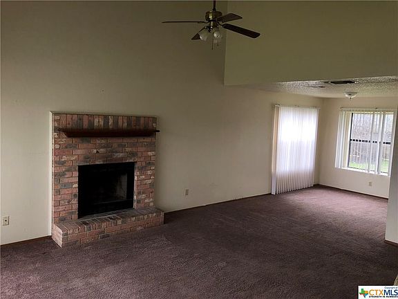2nd image of 2704 Taft St