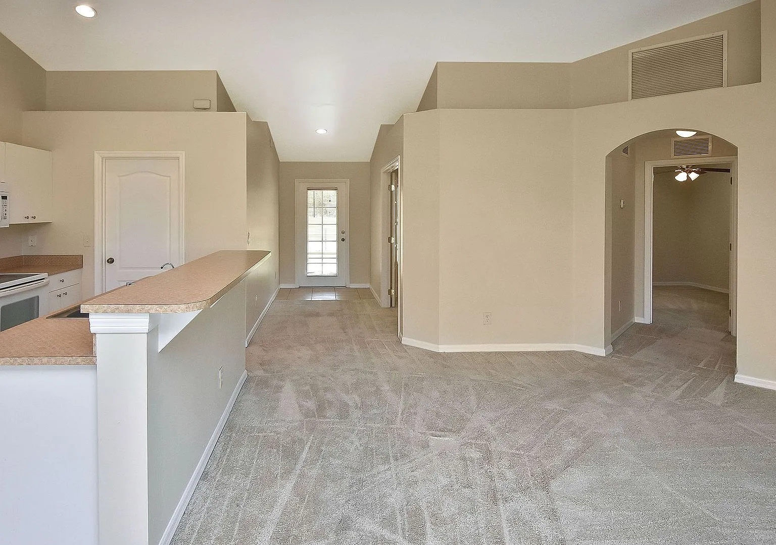 Single Family Home in North Cape Coral — Photo 2