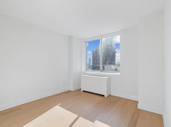 420 East 54th Street image 24 of 40