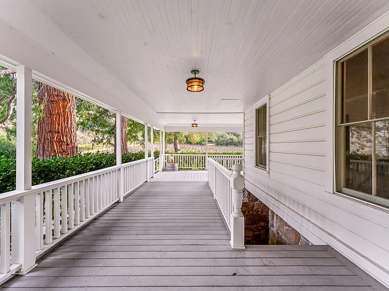2850 Silverado Trl — Photo 32