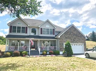 262 Old Castle Point Rd, Wappingers Falls, NY 12590