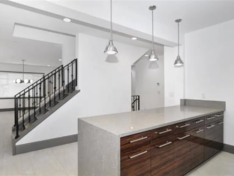 1381 San Juan St — Photo 10