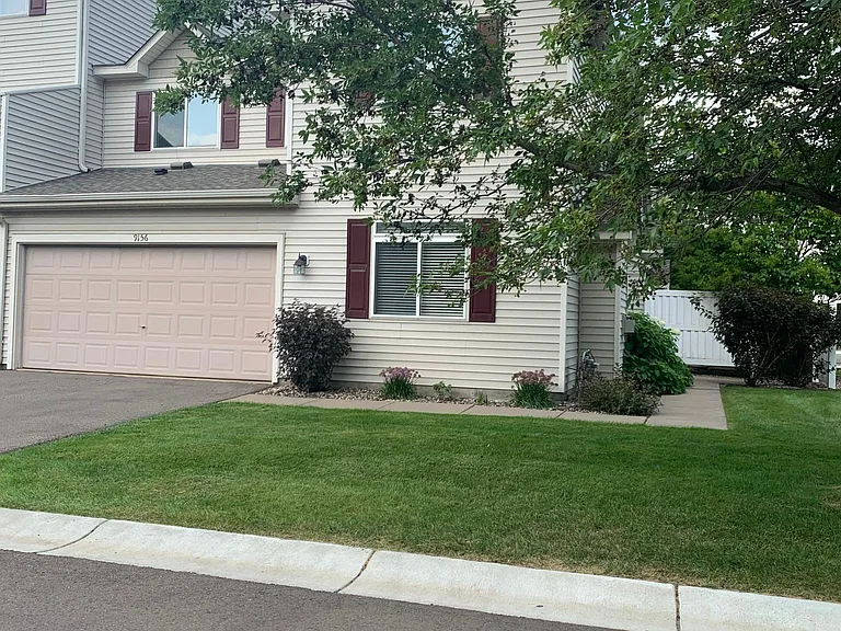 9156 Comstock Ln N — Photo 2
