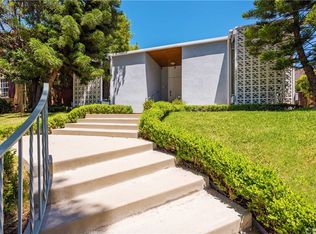 4004 Country Club Dr, Long Beach, CA 90807