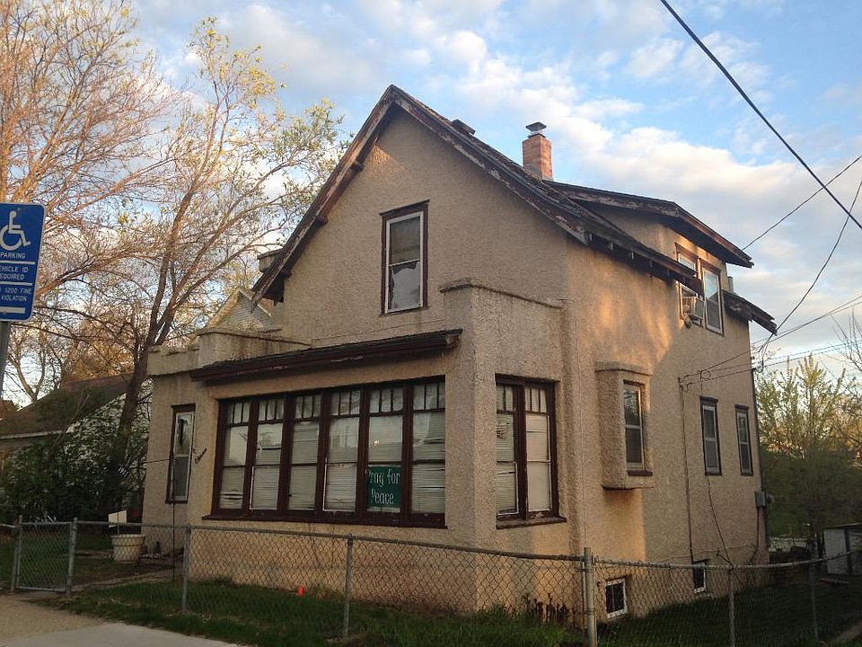 1st image of 1911 32nd St E