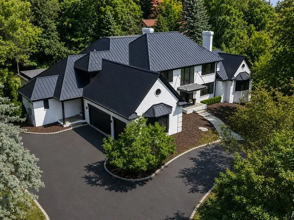 14 Beresford Ct, Bloomfield Hills, MI 48304