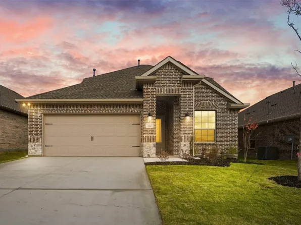 618 Erin Hills Dr, Red Oak, TX 75154