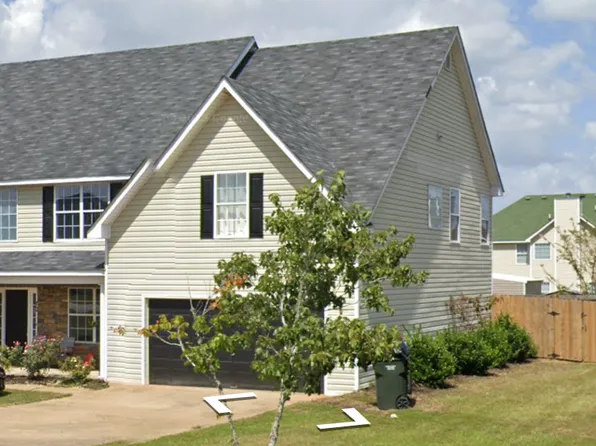 70 Seminole Trl, Fort Mitchell, AL 36856