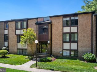 9733 Kings Crown Ct APT 202, Fairfax, VA 22031