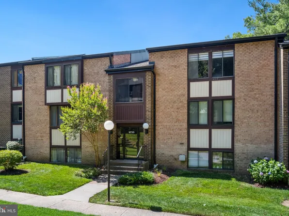 9733 Kings Crown Ct APT 202, Fairfax, VA 22031