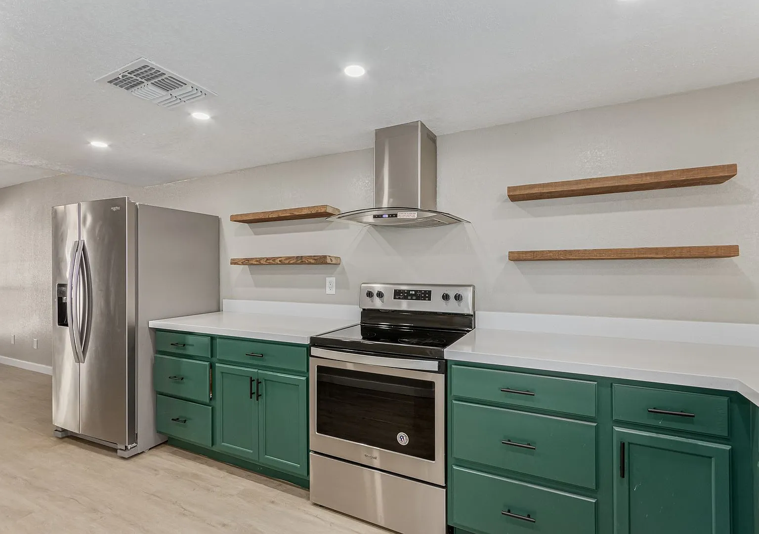 736 S Farmer Ave — Photo 4