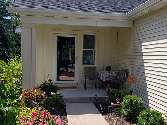 2nd image of 194 SE Brewer Park Cir #63