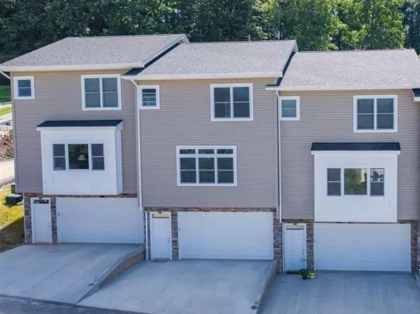 310 Pasture Ln, Morgantown, WV 26505