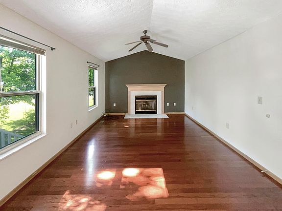 3rd image of 3226 Bidlington Dr