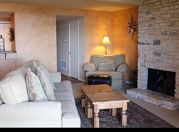 4th image of 5619 Thunderbird Ct APT B