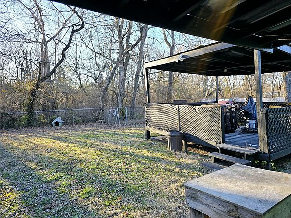 5th image of 3006 Creekwood Dr