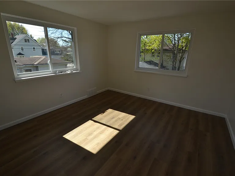 405 Garfield Ave — Photo 12