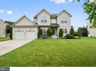 8 Chillemi Ct, Berlin, NJ 08009