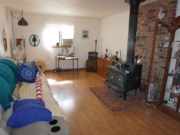 2nd image of 1971 Cedar Ln