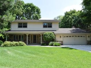 3710 Stonebrook Ct, Brookfield, WI 53005