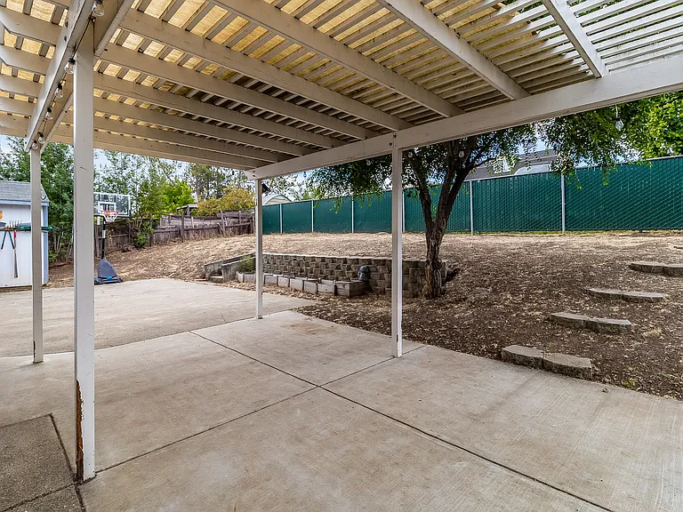 4060 Clayton Rd — Photo 30