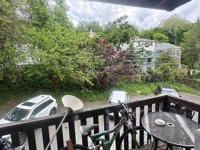 37 Odell Ave #1D — Photo 4