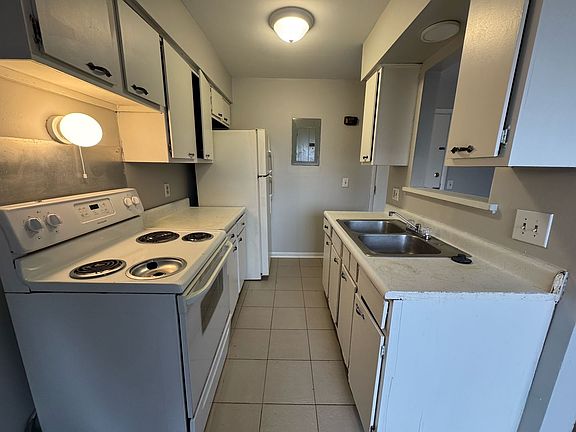 4th image of 2620 N Gettysburg Ave APT 5
