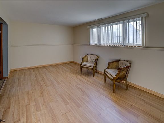 4th image of 6386 Edgehurst Dr