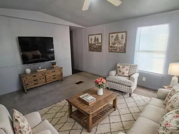 775 Steele Rd, Alvin, TX
