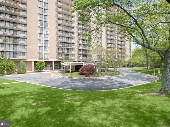 6100 Westchester Park Dr APT 409, College Park, MD 20740