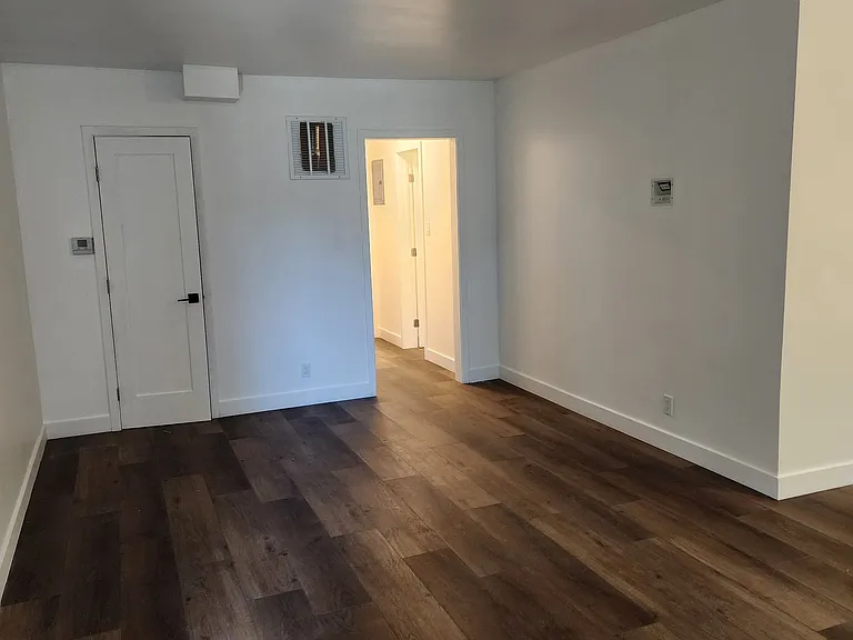 1450 S Orange Grove Ave #4 — Photo 3