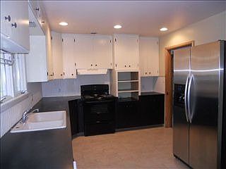 5th image of 3104 W Babcock St