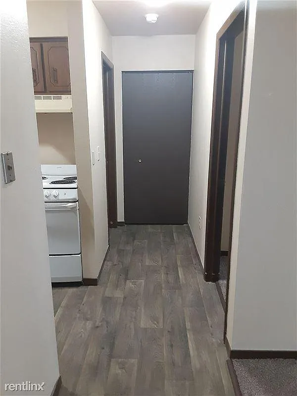 Lake Manor — Photo 3