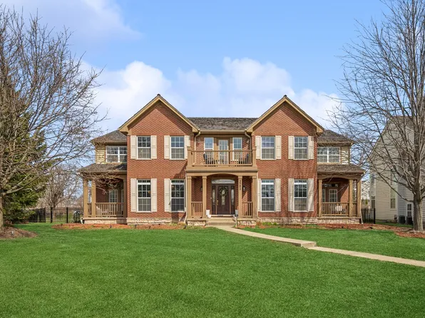 2582 Fielding Dr, Glenview, IL 60026