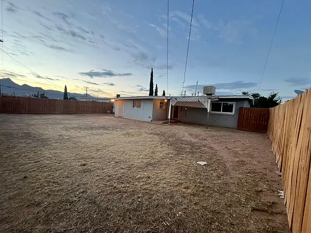 5116 Raymond Telles Dr — Photo 22