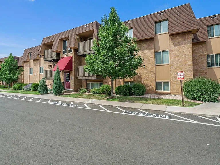 Westport Apartments — Photo 75