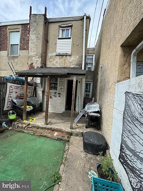 2nd image of 2837 Tulip St