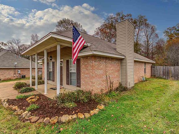3rd image of 4330 Blaine Cir